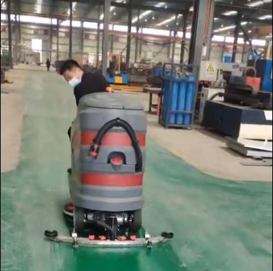 車間地坪清理困難？該怎么選擇合適的洗地機(jī)呢？